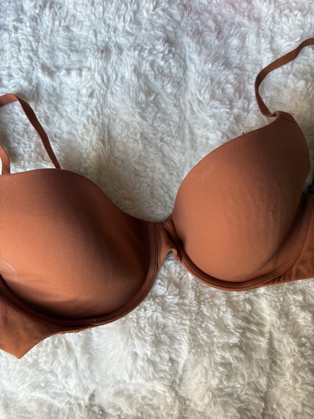 SKIMS • 34c fits everybody tshirt bra